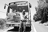 Хуан Маулен со своим автобусом